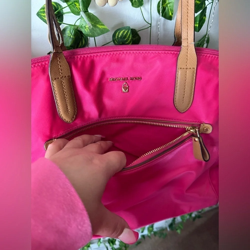 NWT MICHAEL KORS Nylon TRAVEL LARGE TOTE SHOULDER PURSE HANDBAG